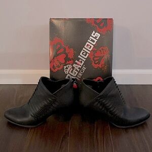 Fergalicious by Fergie black booties